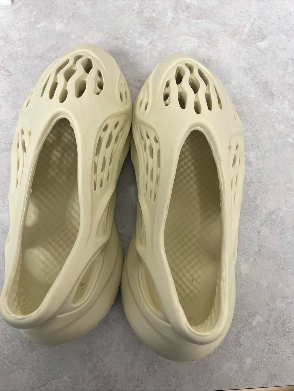 Unisex  Foam Slip-On Clog in Cream